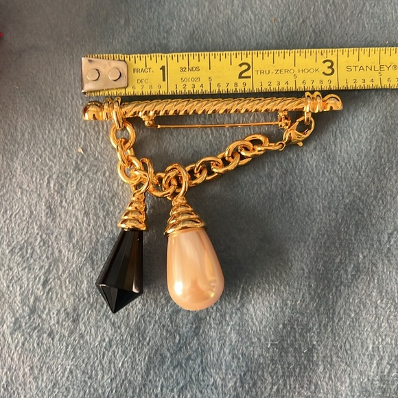 Ivana necklace and brooch set - Picture 4 of 5